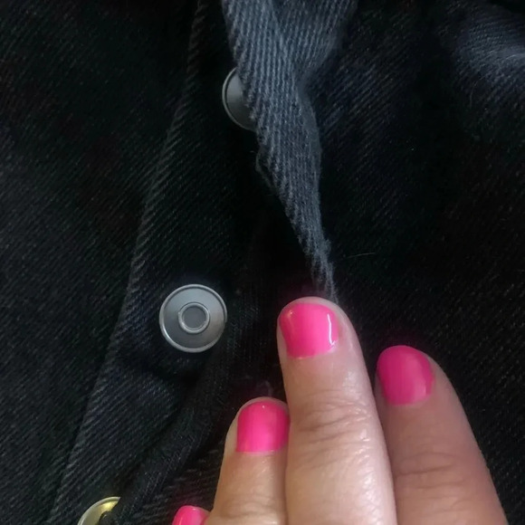 NWT-Plus Size Wild Fable Black Denim Distressed Shorts. Size 18/34 waist. - Picture 6 of 11